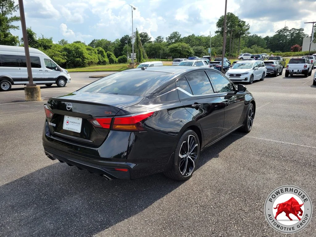 Used 2024 Black Nissan 2.5 SR image 6