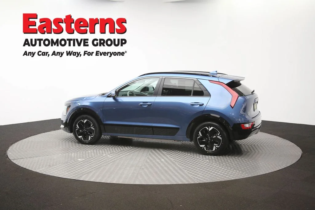 Used 2023 Blue Kia Wind image 60