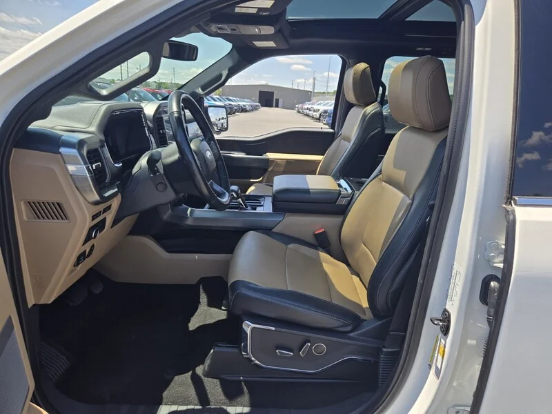 Used 2022 White Metallic FORD LARIAT 4WD SUPERCREW 5.5