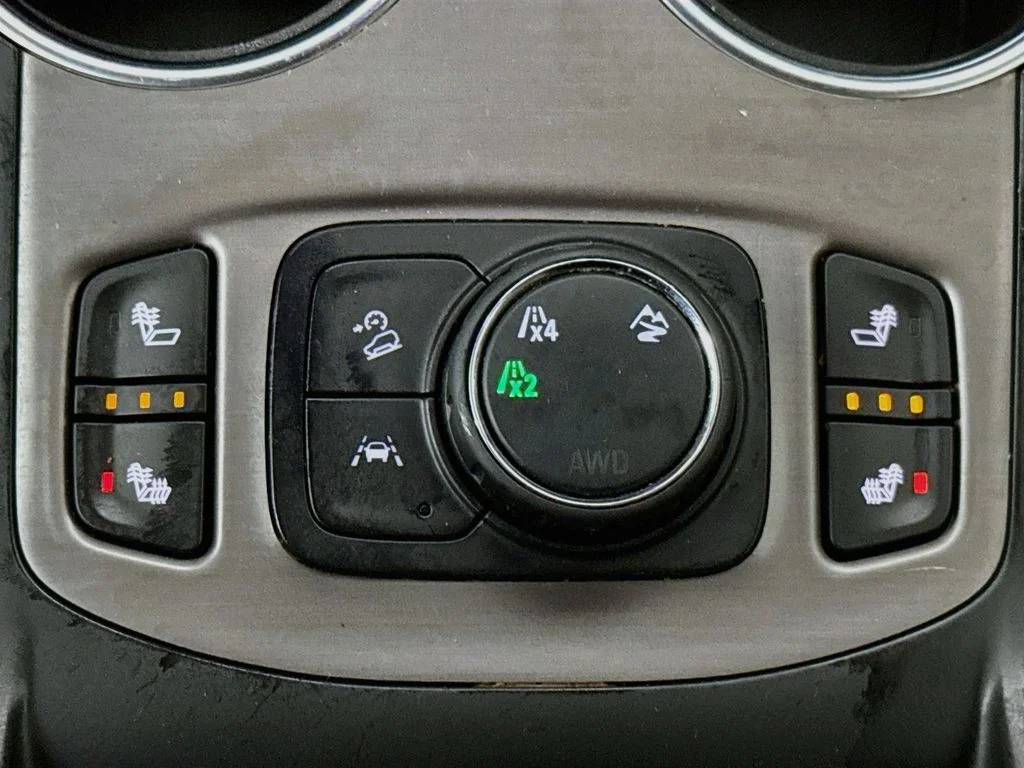 Used 2023 Silver GMC AT4 image 19
