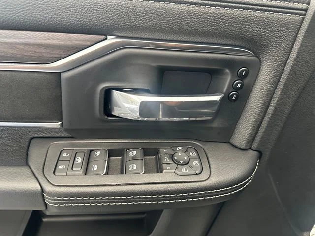 New 2026 Bright White Clear-Coat Exterior Paint RAM Laramie image 32
