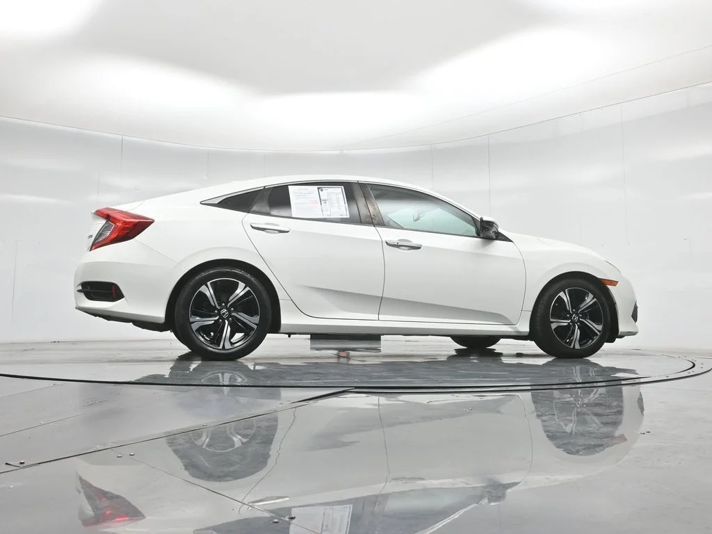 Used 2016 White Honda Touring image 44