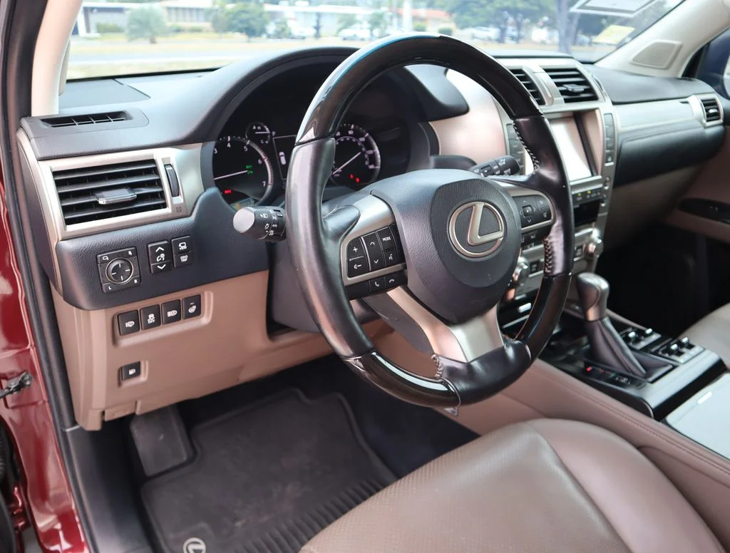 Used 2021  Lexus 460 Luxury image 37