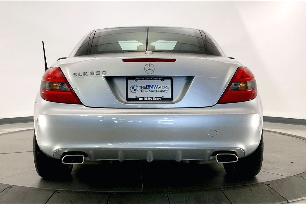 Used 2010  Mercedes-Benz SLK 350 image 3