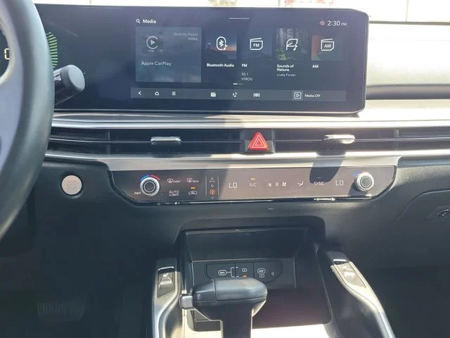 Used 2024 Glacial White Pearl Kia S image 16
