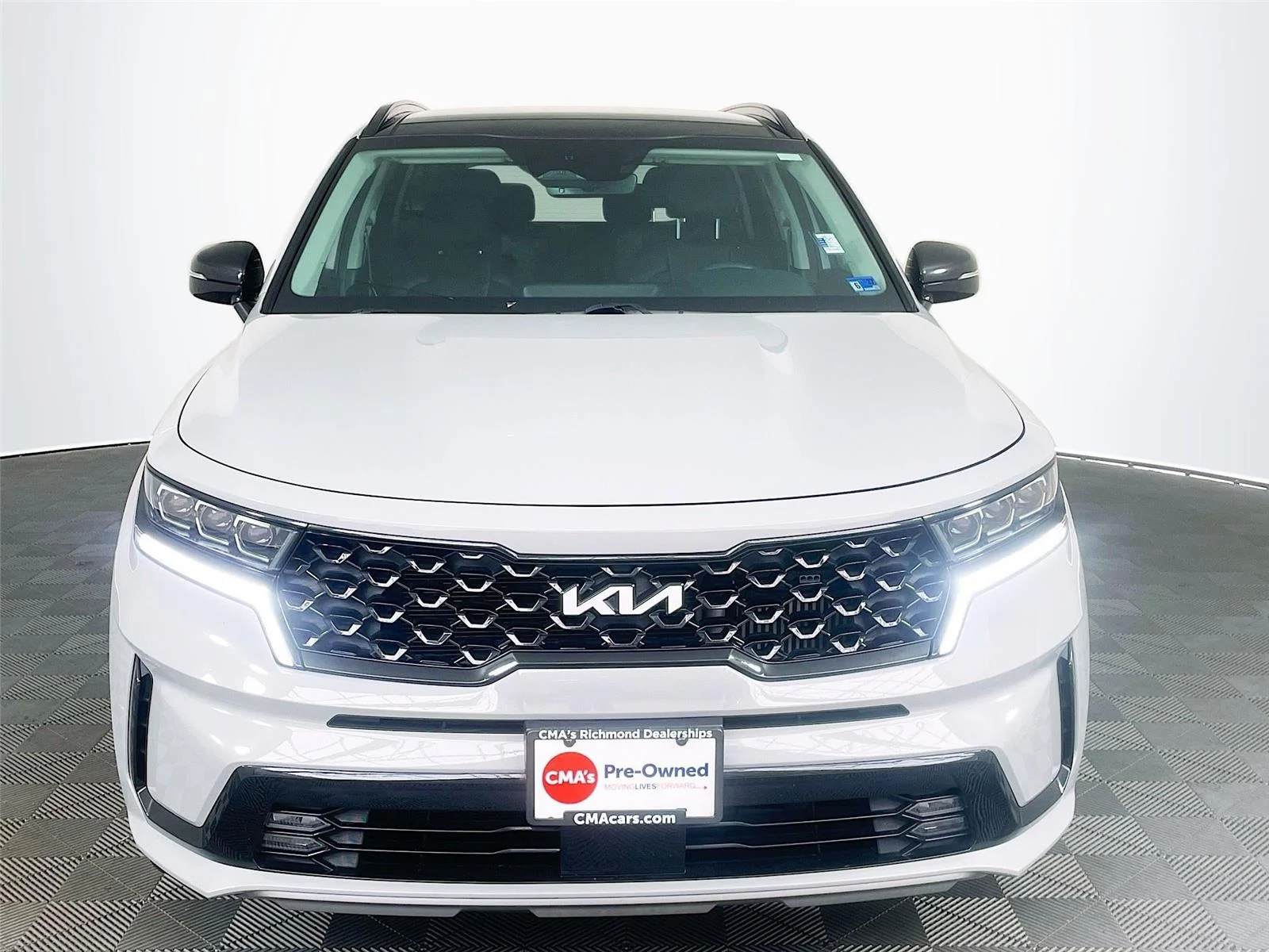 Used 2023 Wolf Gray Kia SX image 2