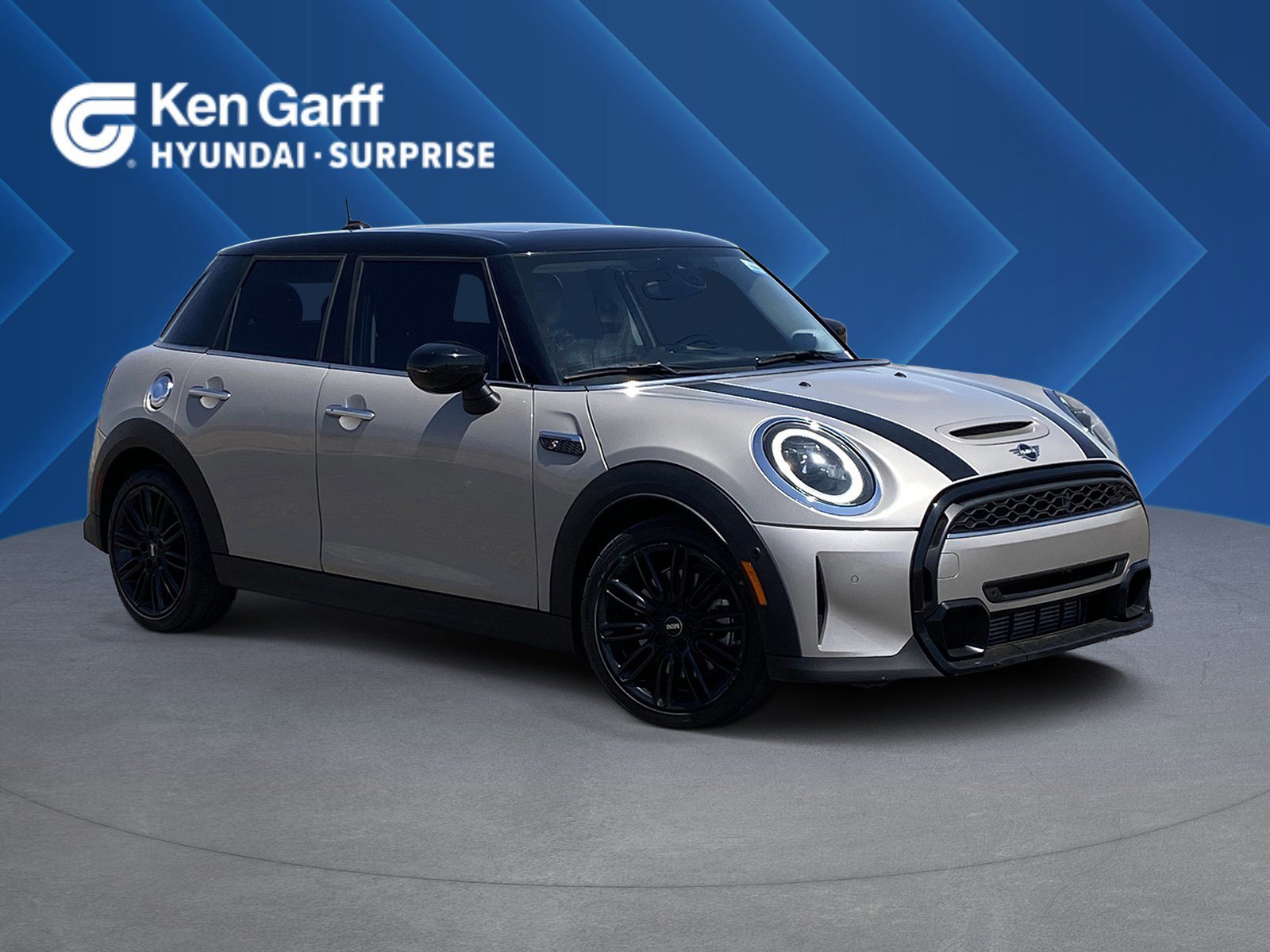 2022 MINI Hardtop Cooper S's photo