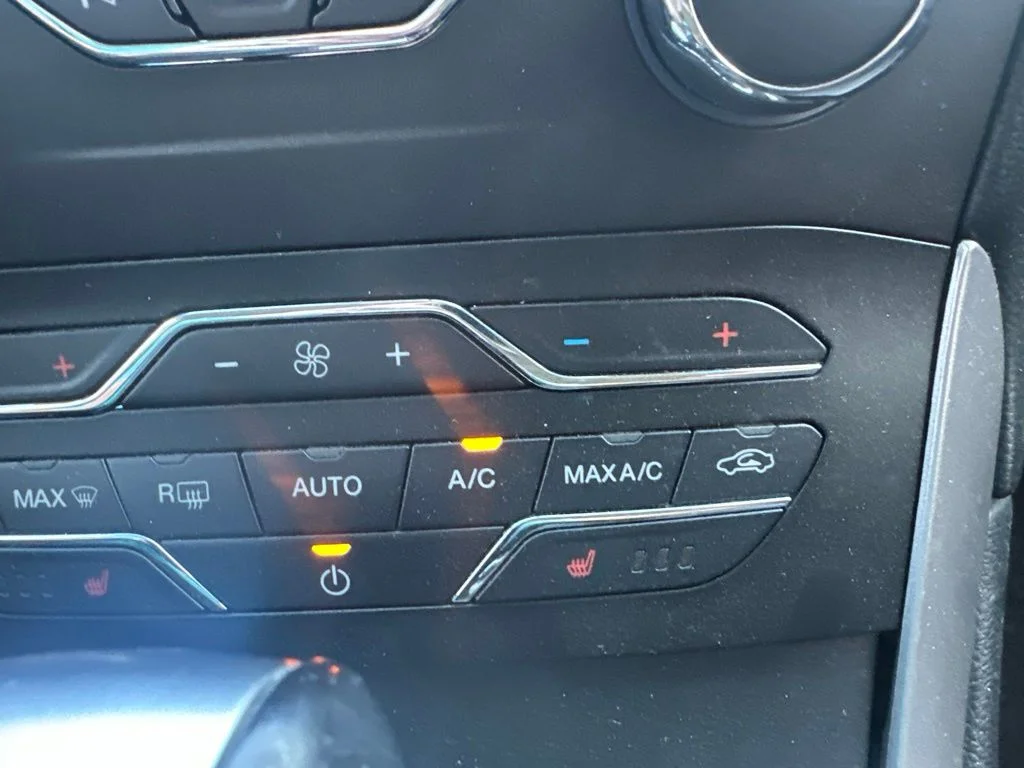 Used 2018 White Ford SEL image 23