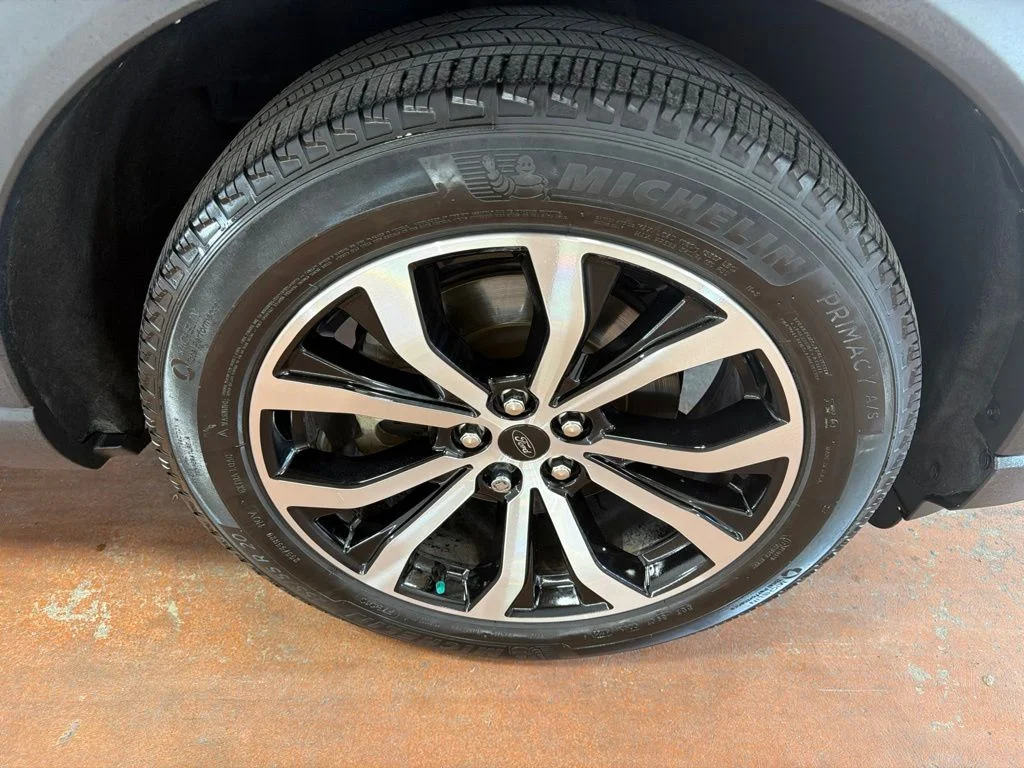 Used 2022 Agate Black Metallic Ford ST-Line image 10