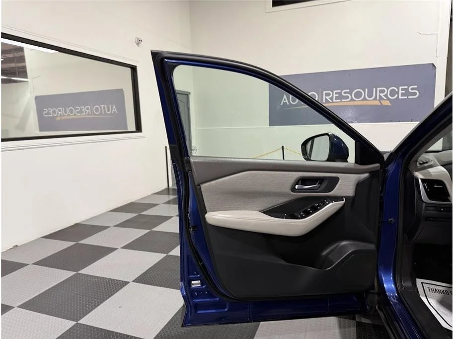 2022 Nissan Rogue SV - Photo 13