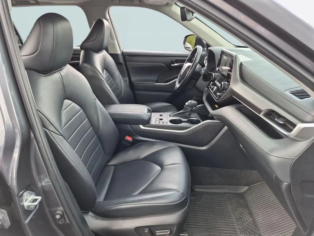 Used 2023 Magnetic Gray Metallic Toyota XLE image 27