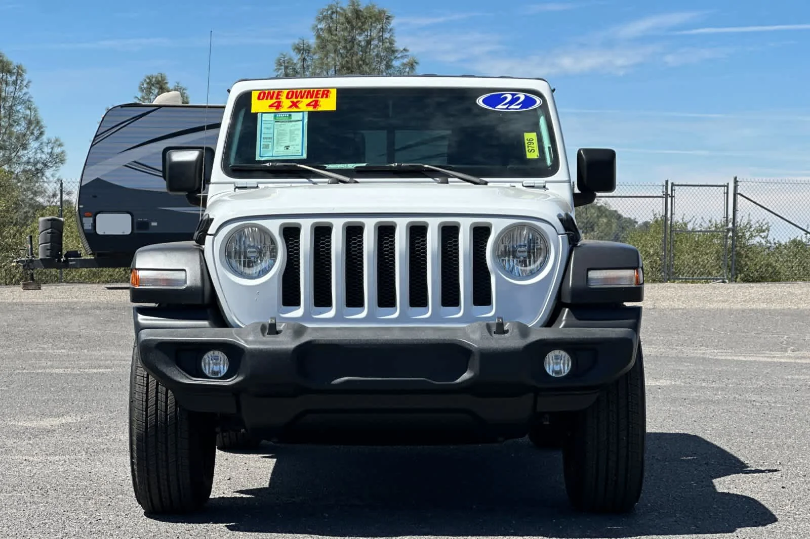 Used 2022 Bright White Clearcoat Jeep Sport image 8