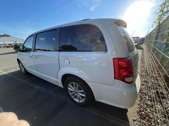 Used 2019 White Dodge SXT image 5