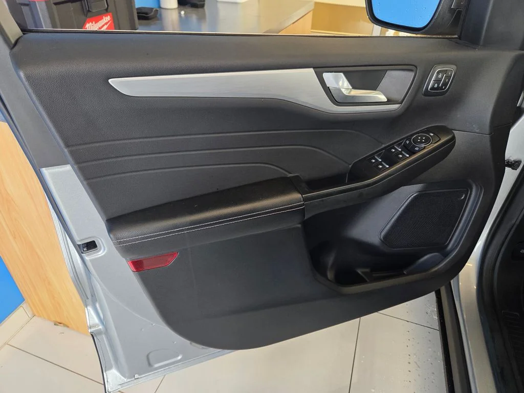 Used 2024 Iconic Silver Metallic Ford Platinum image 15