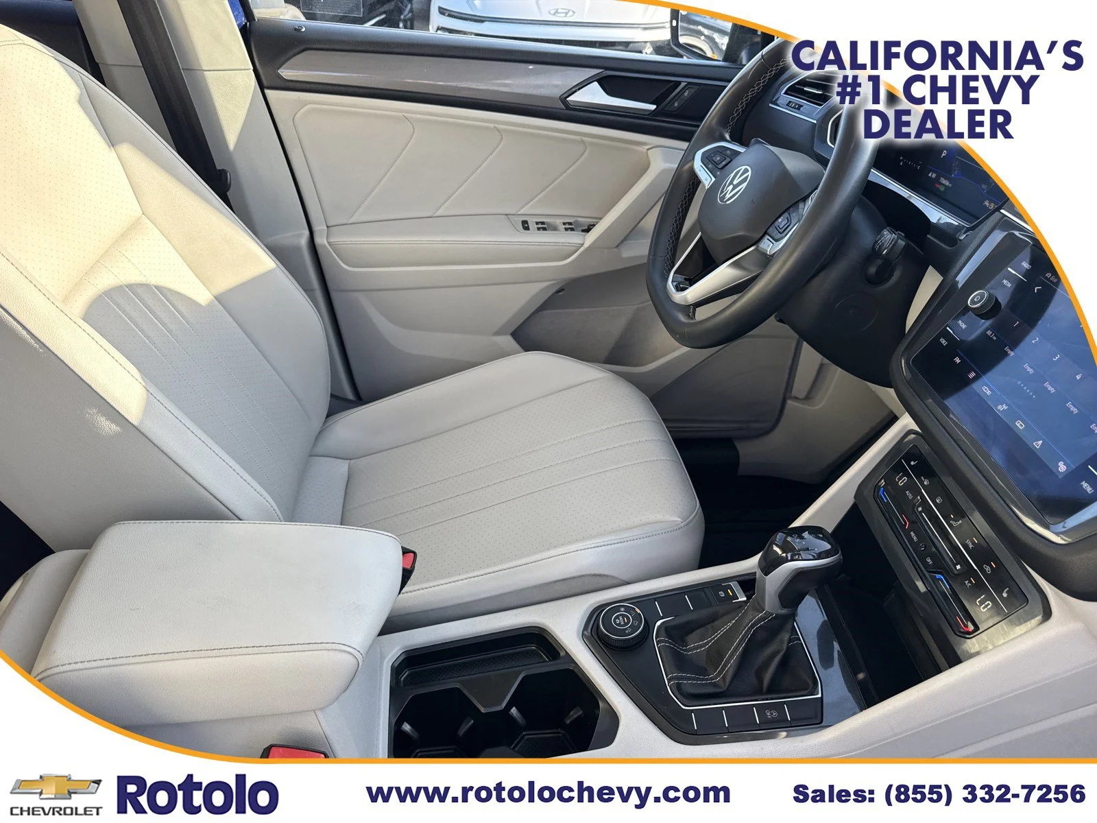 Used 2022 Blue Volkswagen SE image 8