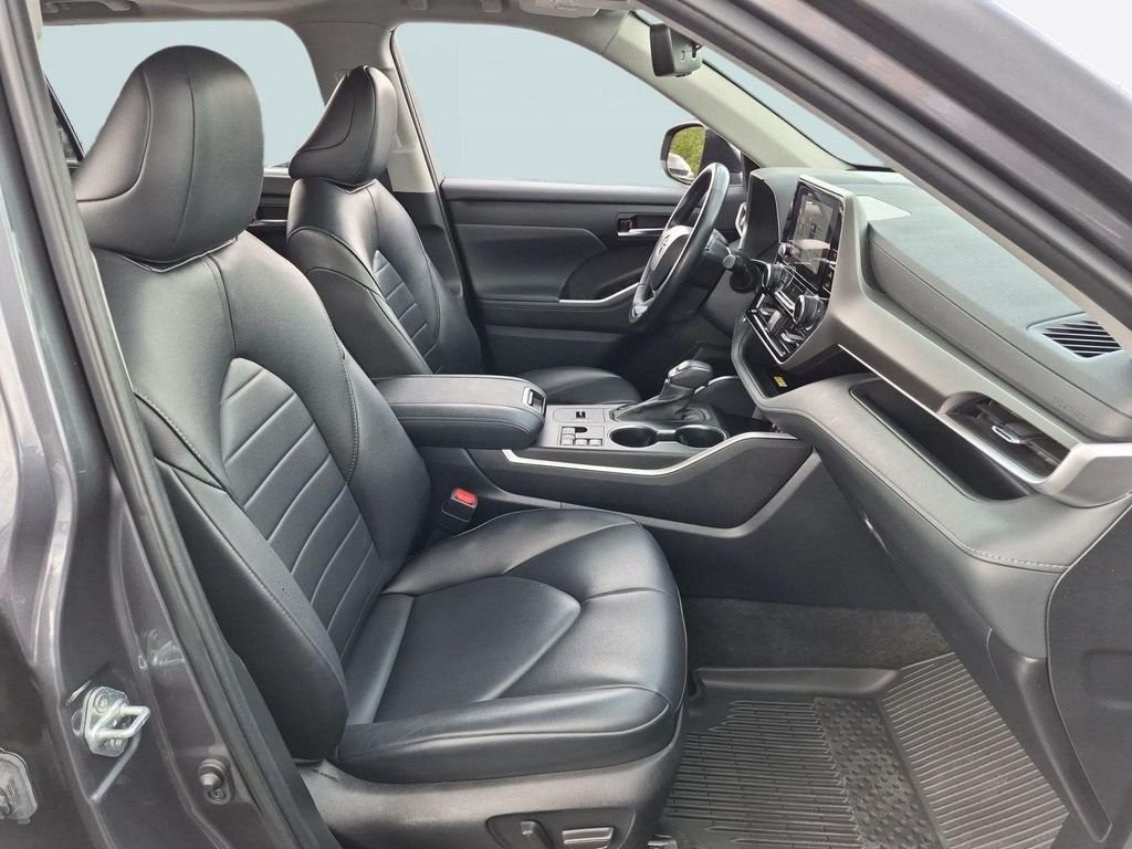 Used 2023 Magnetic Gray Metallic Toyota XLE image 26