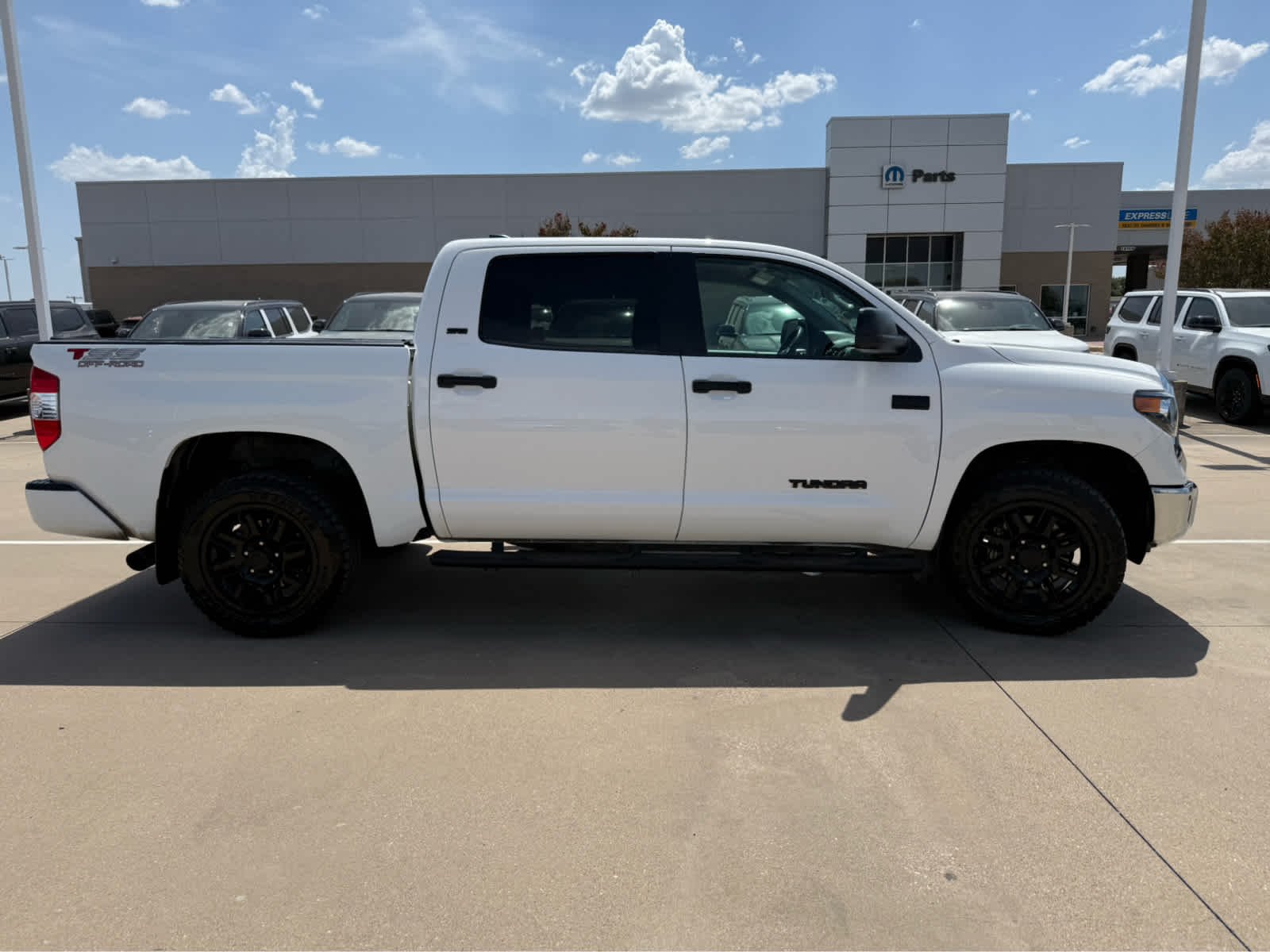 Used 2021 Super White Toyota SR5 image 5