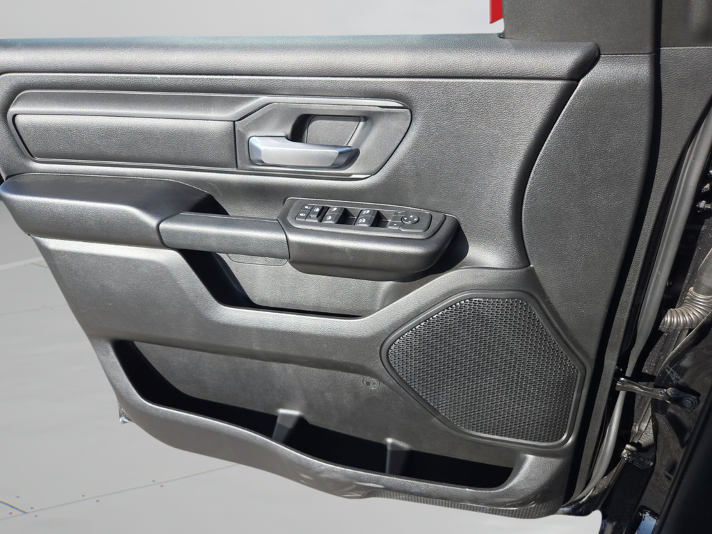 New 2026 Diamond Black Crystal Pearl-Coat Exterior Paint RAM Express image 43