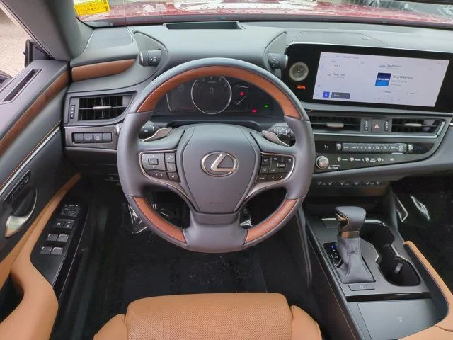 Certified Used 2025 MATADOR RED MICA Lexus 350 Luxury image 15