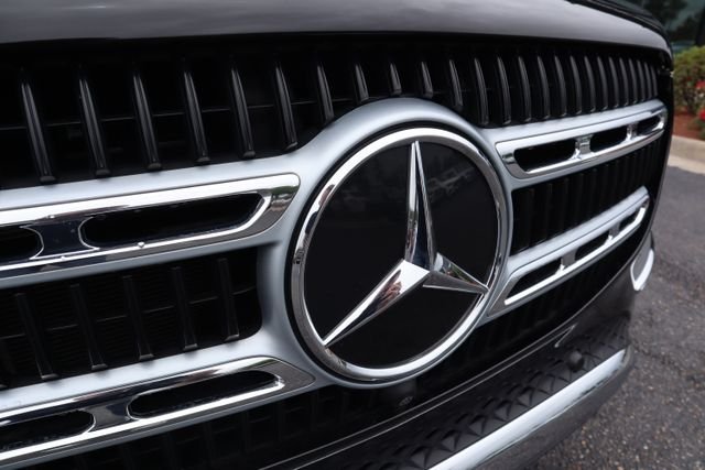 Certified Used 2025 Obsidian Black Metallic Mercedes-Benz GLE 450 image 8