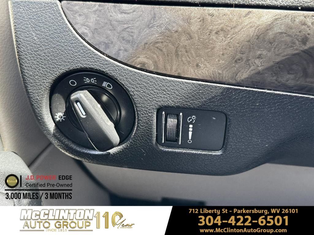 Used 2019 Black Dodge SE image 24