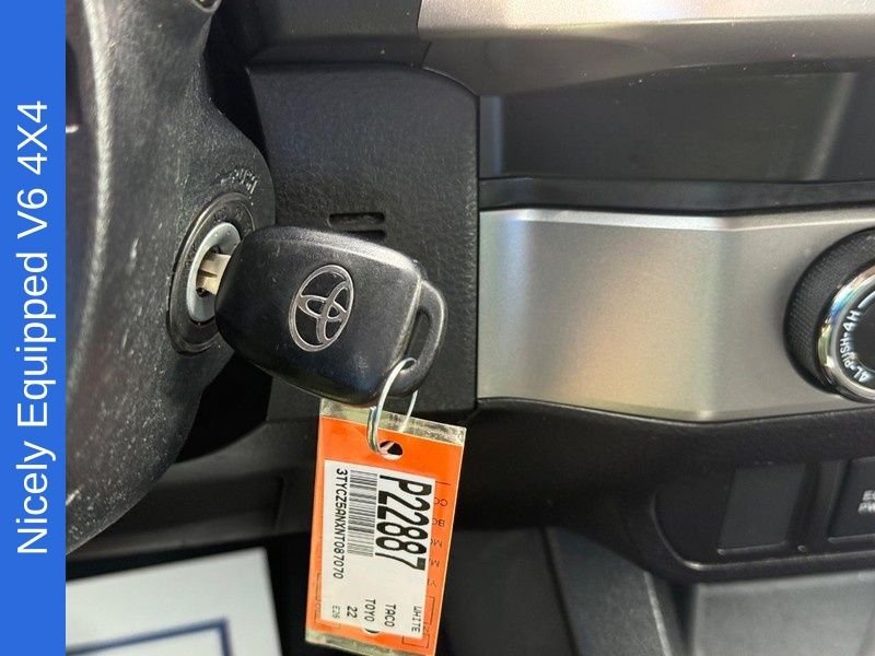 Used 2022 White Toyota SR5 image 30