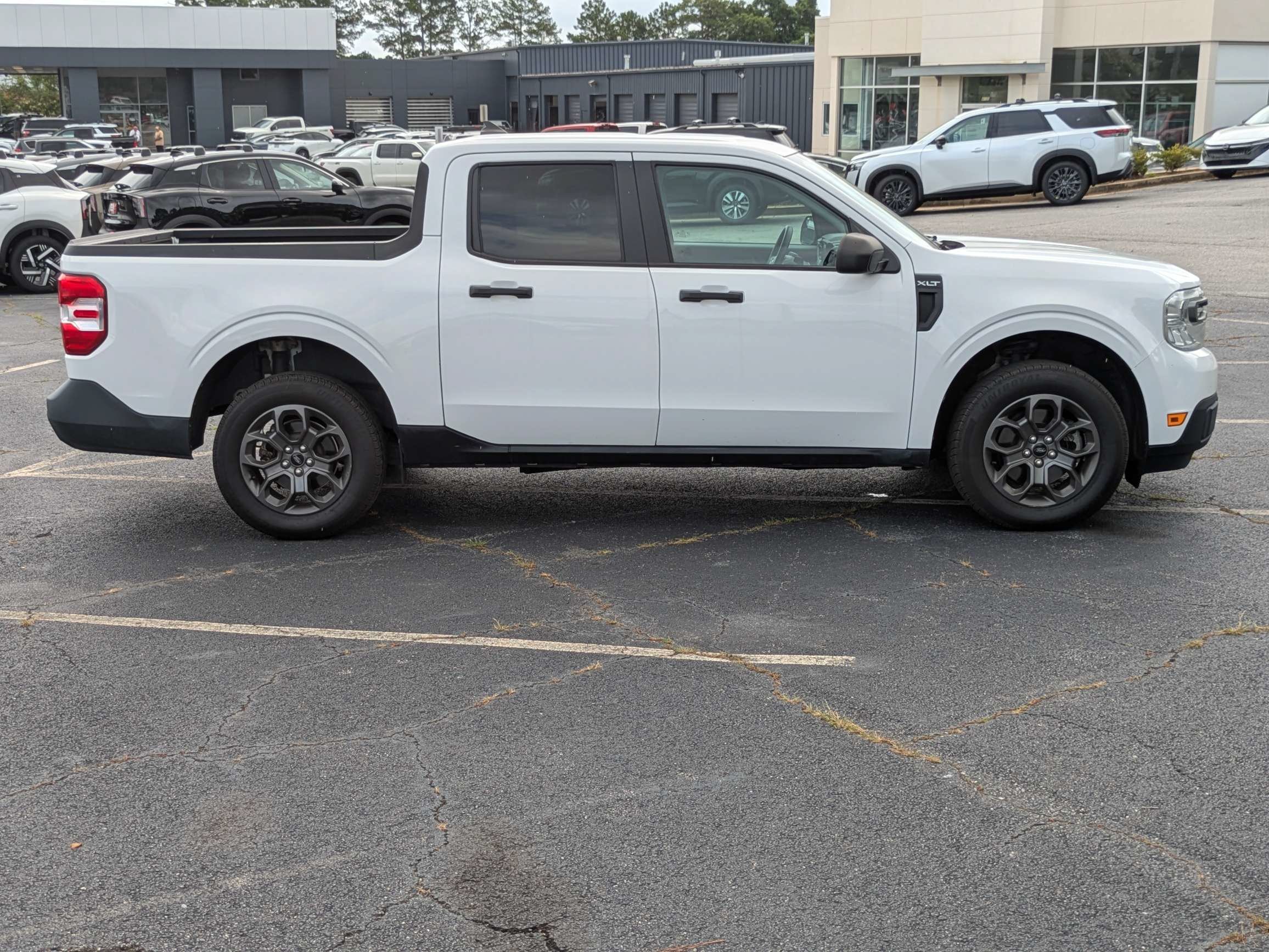 Used 2022 White Ford XLT image 2