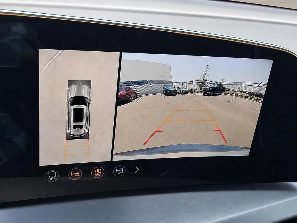 2027 Cadillac VISTIQ Sport - Photo 18
