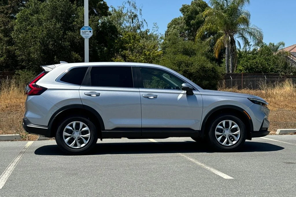 New 2026 Solar Silver Metallic Honda LX image 3