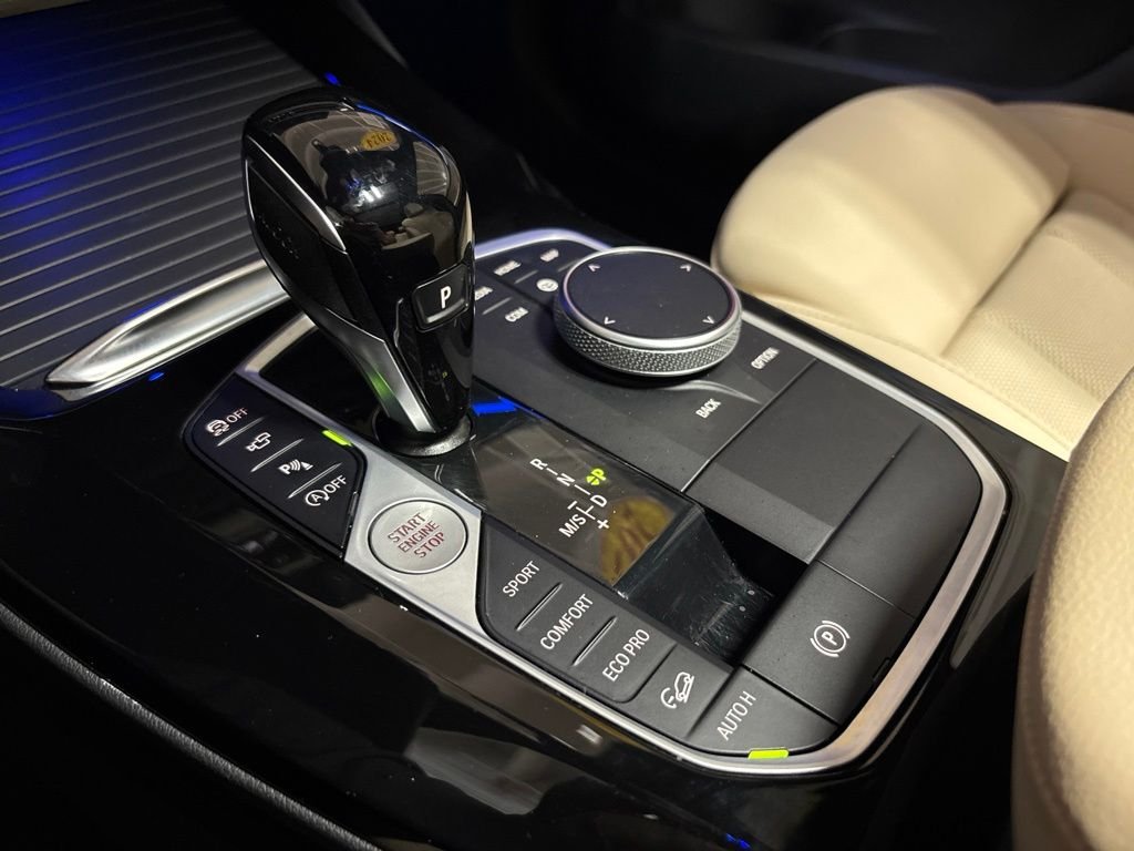 Used 2024 Black BMW xDrive30i image 24