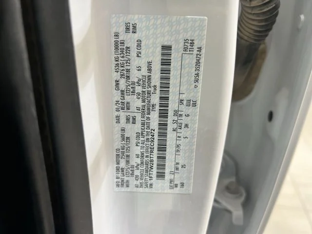 Certified Used 2024 Oxford White Ford XLT image 28