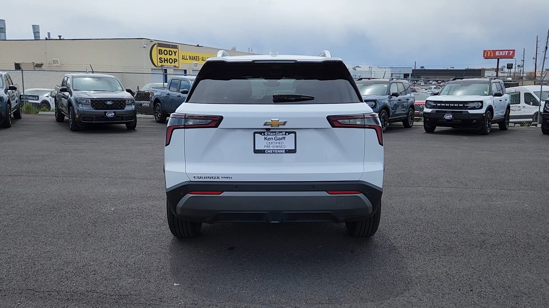 Used 2025 Summit White Chevrolet AWD LT image 20