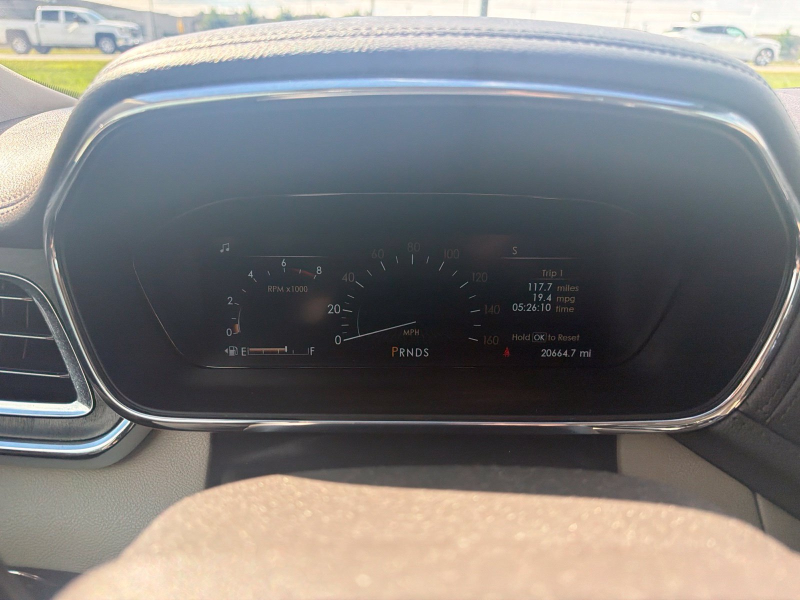 Used 2019 Red Lincoln Reserve image 12