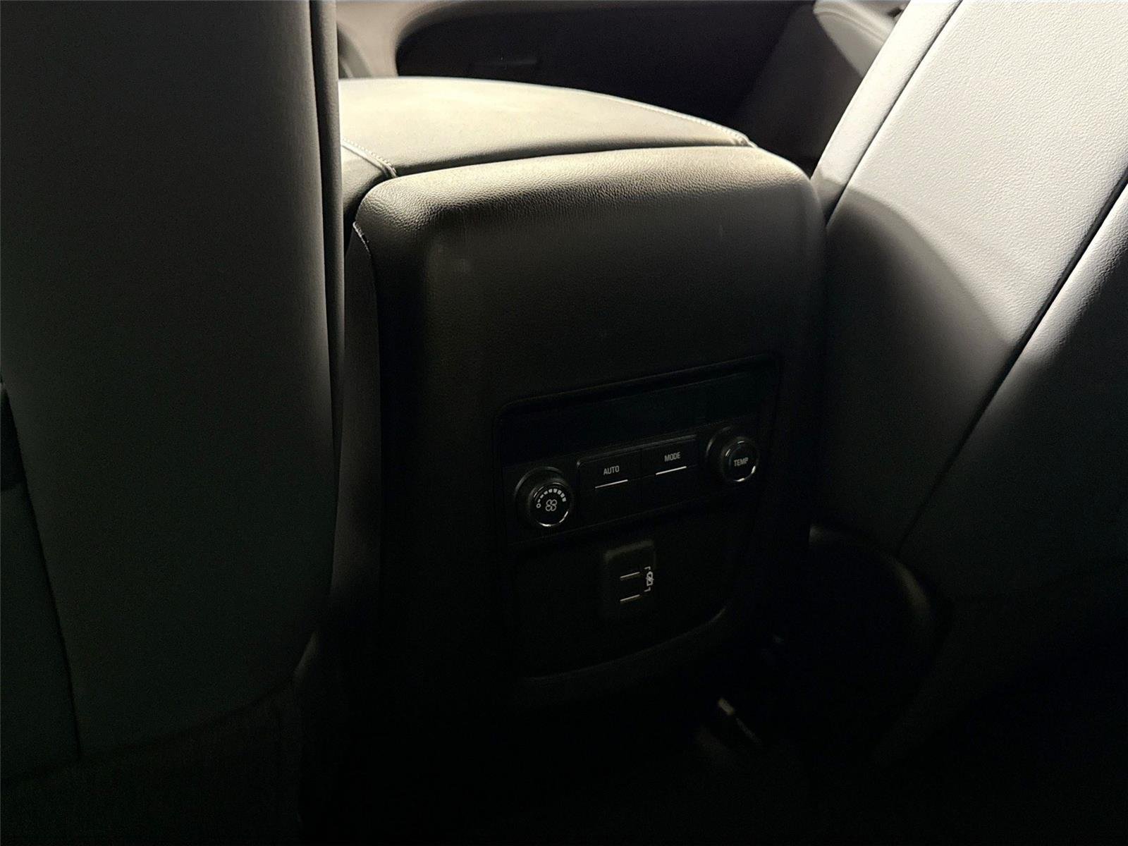 2024 Buick Enclave Essence - Photo 34