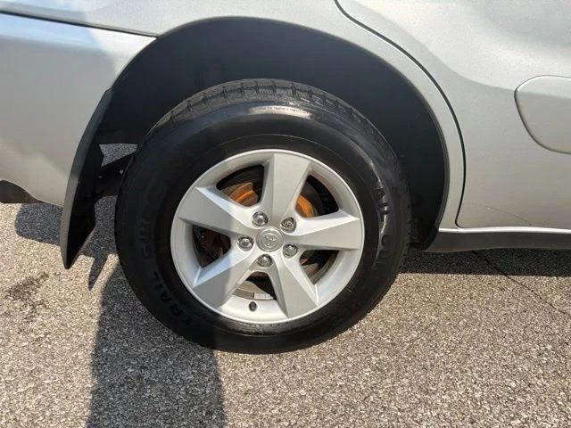Used 2004 Gray Toyota Base image 30