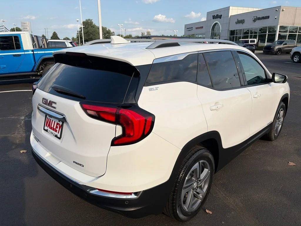 Used 2021 White GMC SLT image 7