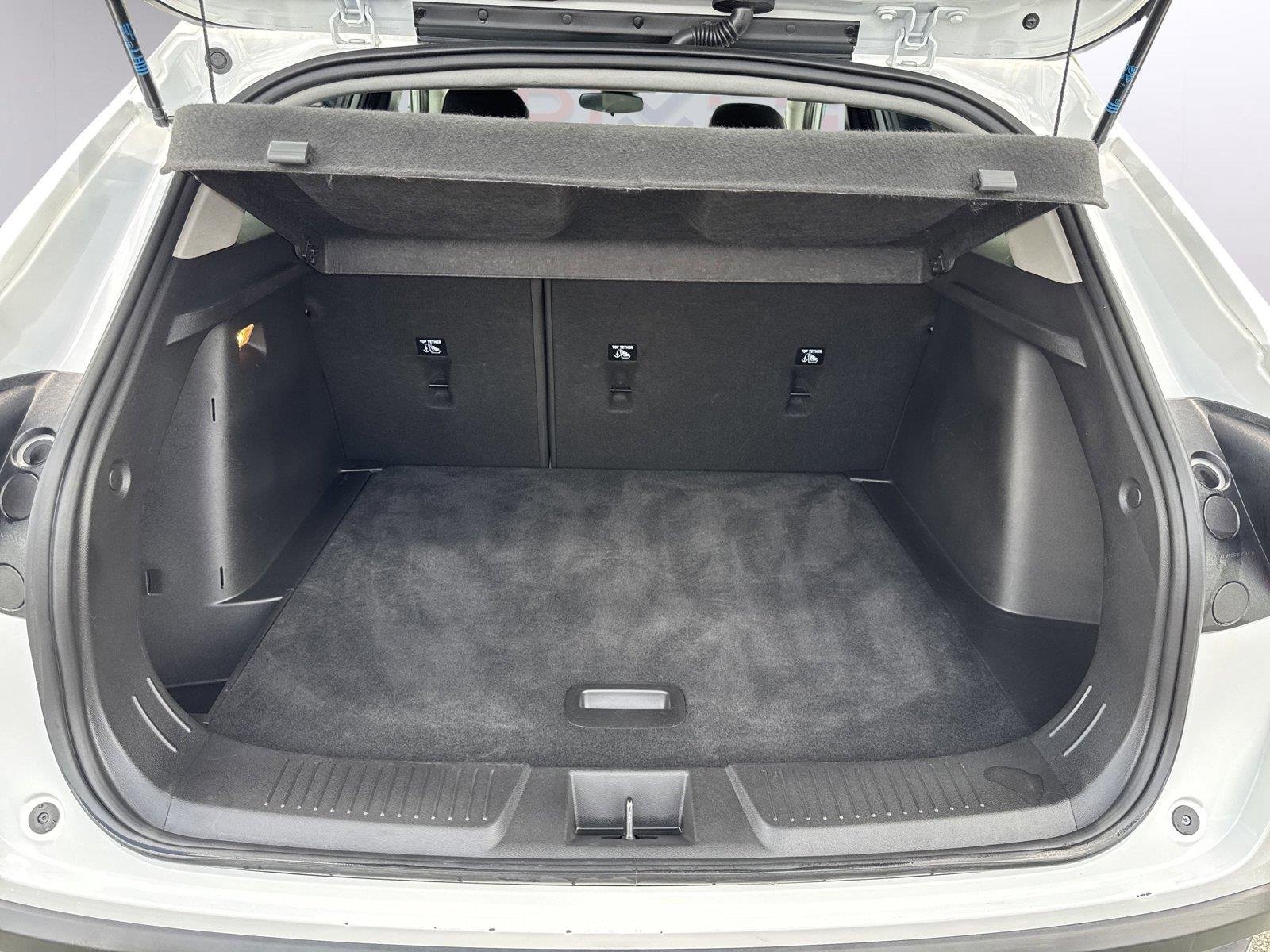 Used 2025 Summit White Chevrolet LT image 32