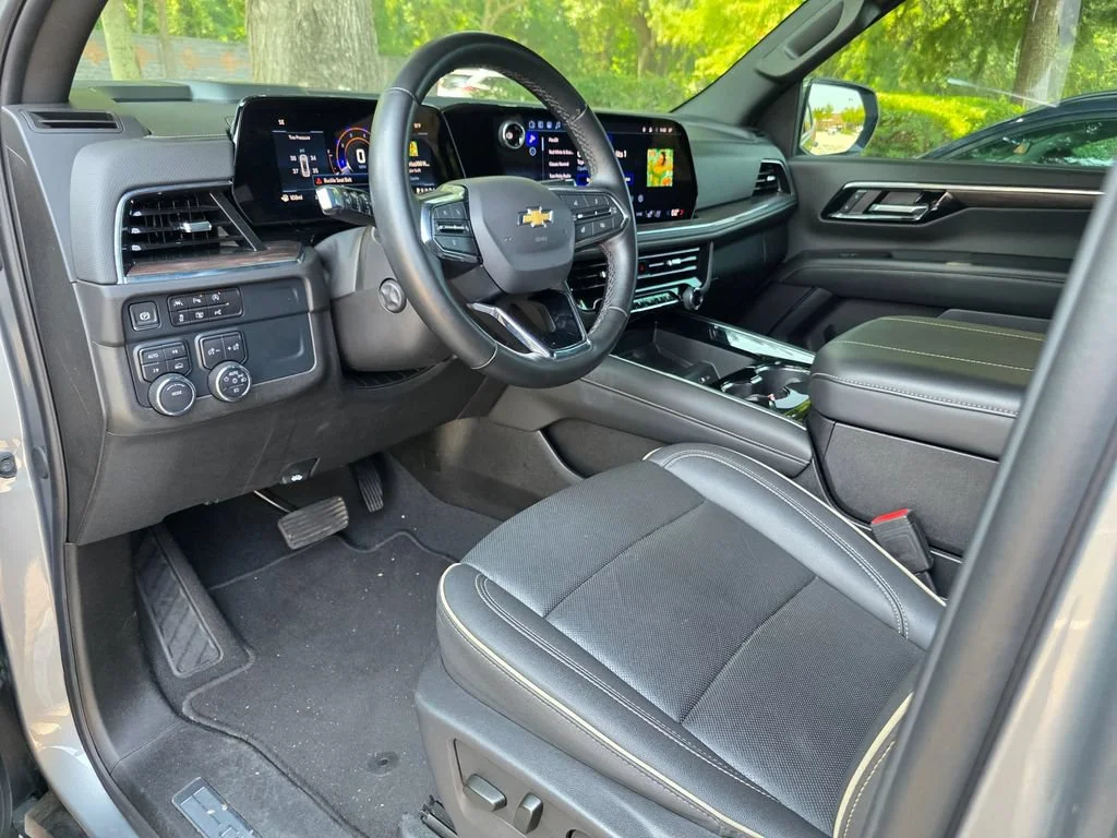 Used 2025 Sterling Gray Metallic Chevrolet Premier image 11