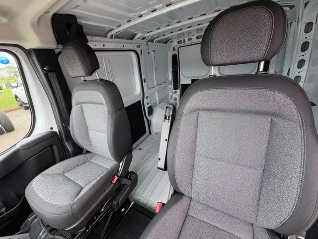 New 2026 Bright White Clear-Coat Exterior Paint RAM Low Roof image 12