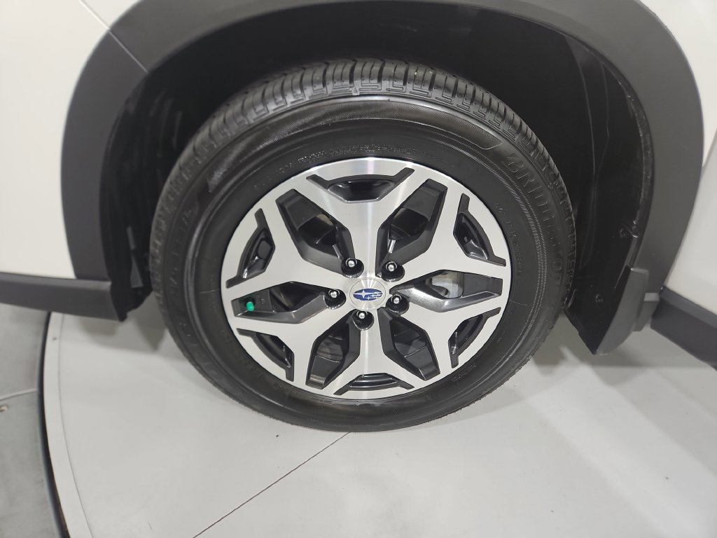 Certified Used 2024 White Subaru Premium image 22