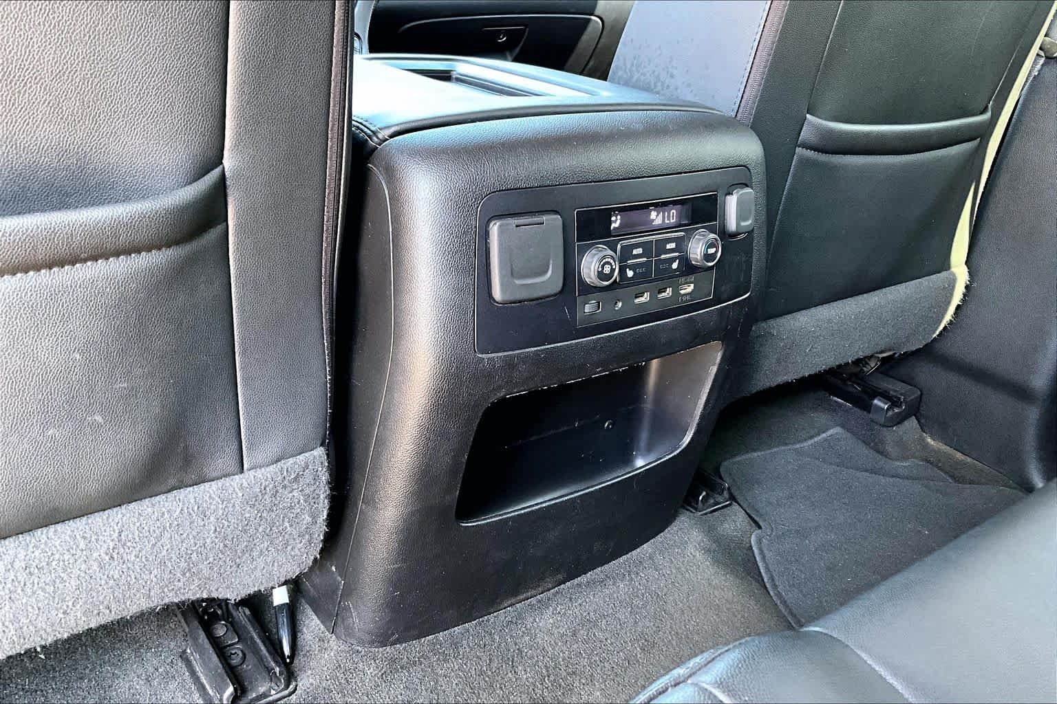Used 2018 Quicksilver Metallic GMC SLT image 31