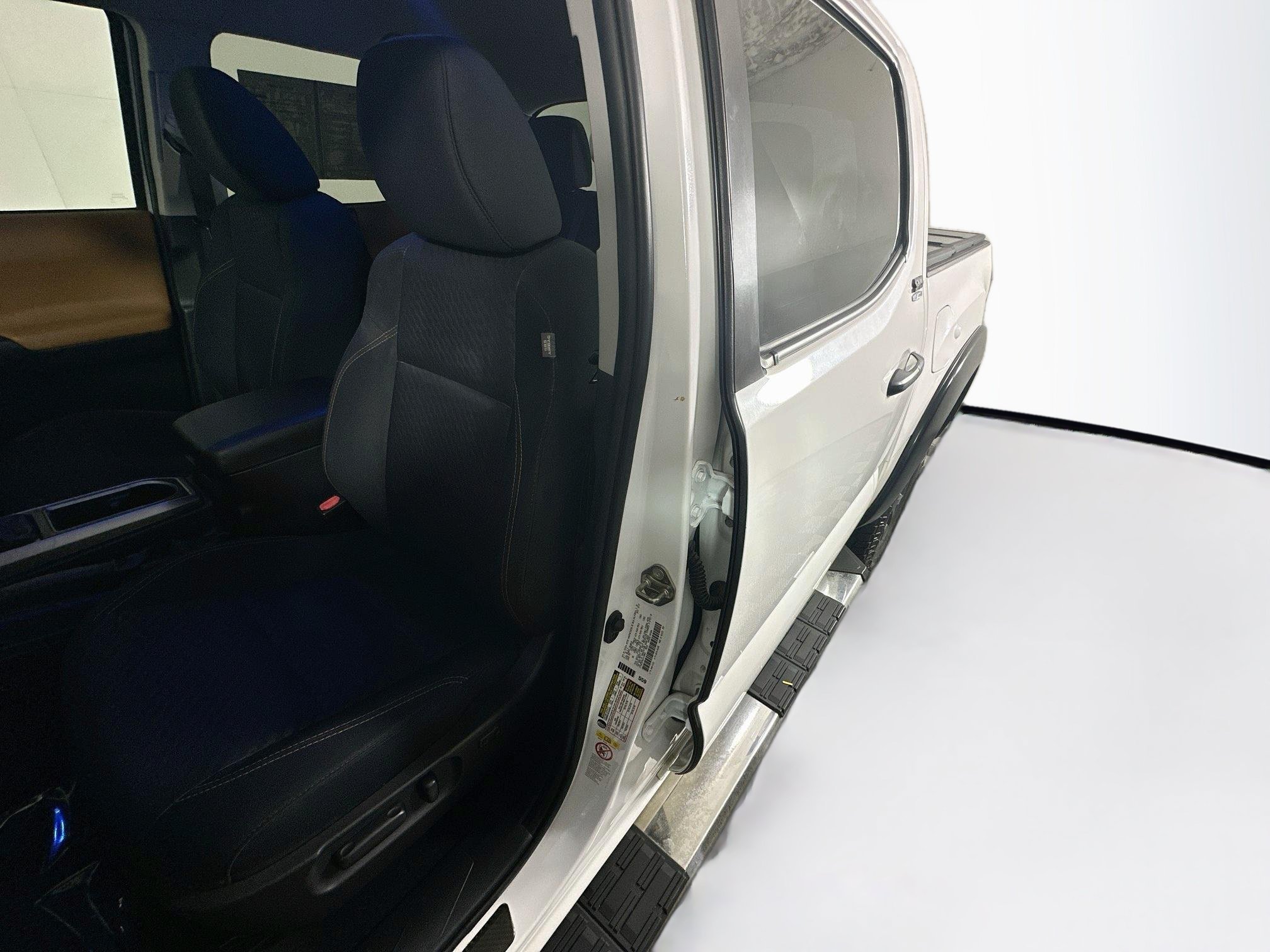 Used 2020 Super White Toyota SR5 image 12