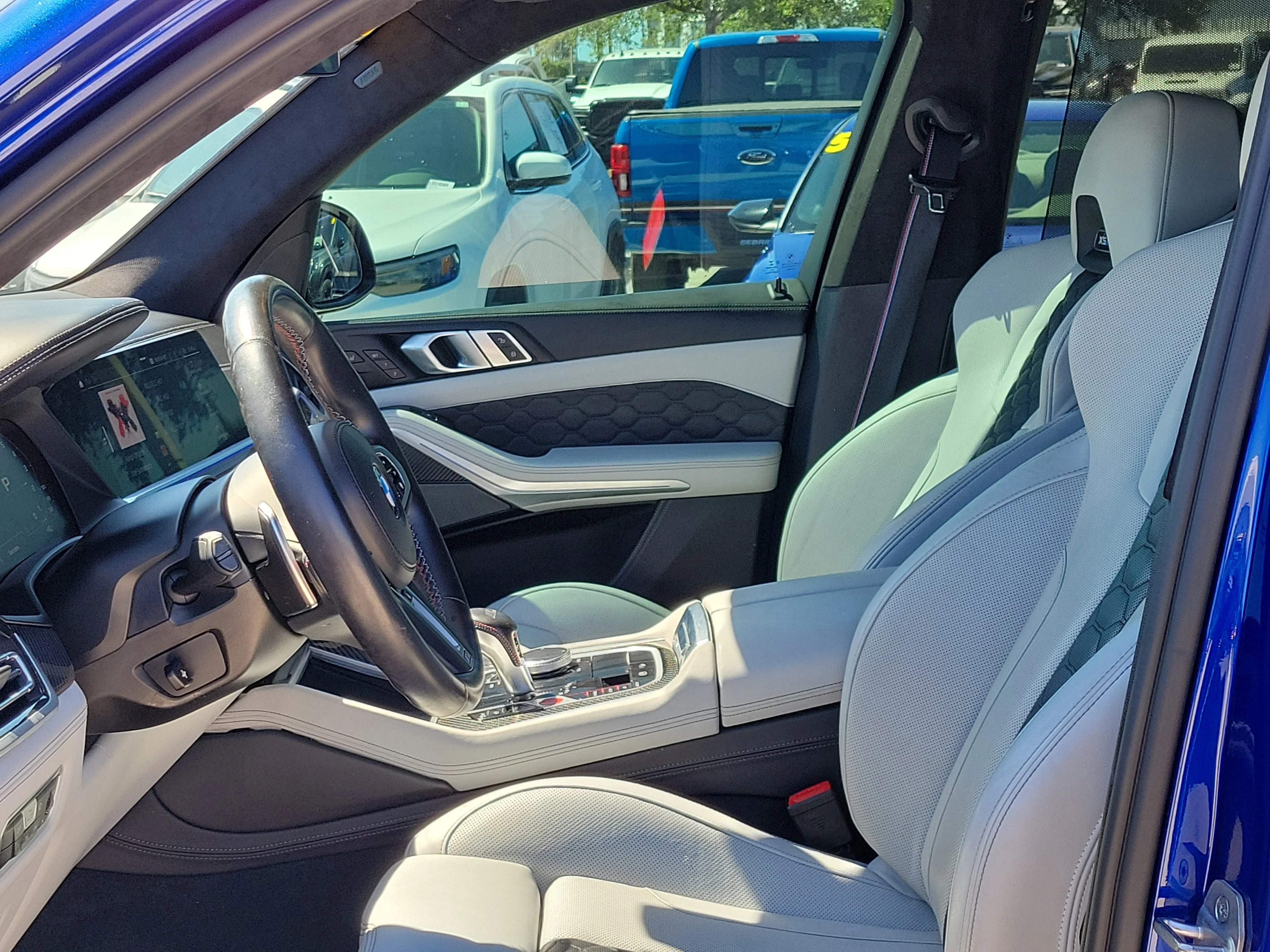Used 2022 Marina Bay Blue Metallic BMW Base image 21