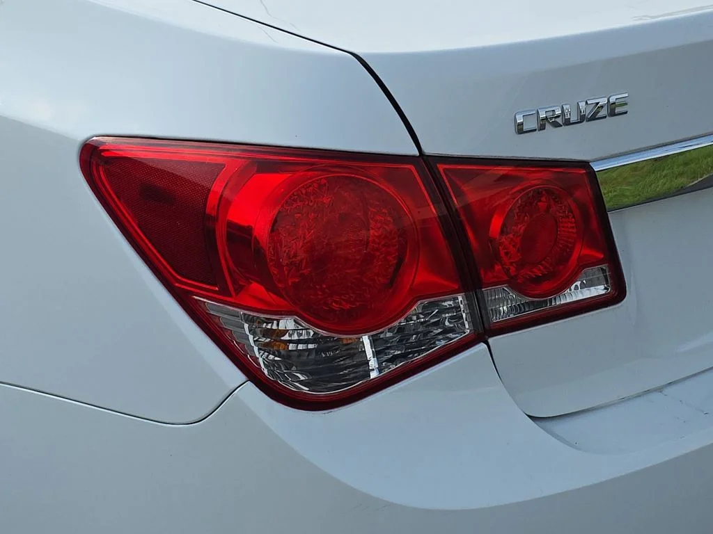 Used 2014 Summit White Chevrolet 1LT image 30