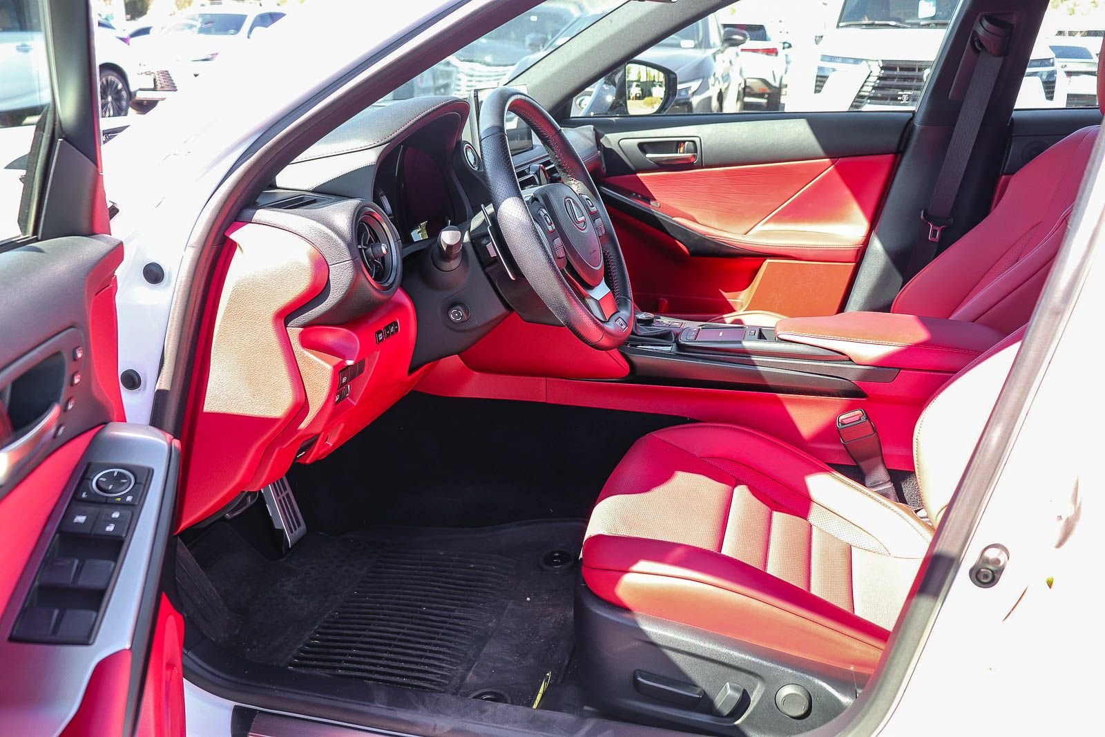 Used 2023 White Lexus 500 F SPORT Performance Premium image 15