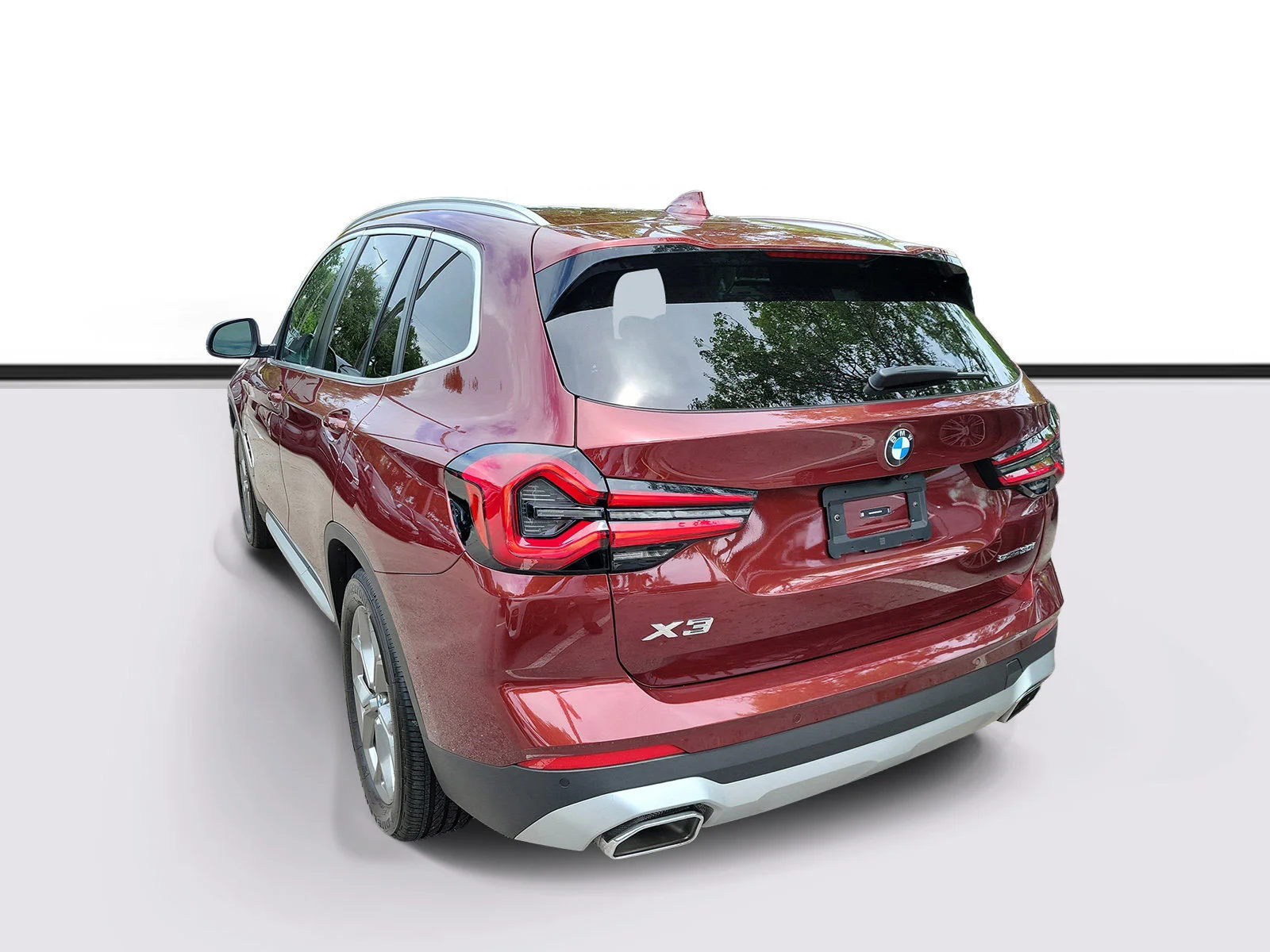 Used 2024 Aventurin Red Metallic BMW sDrive30i image 3