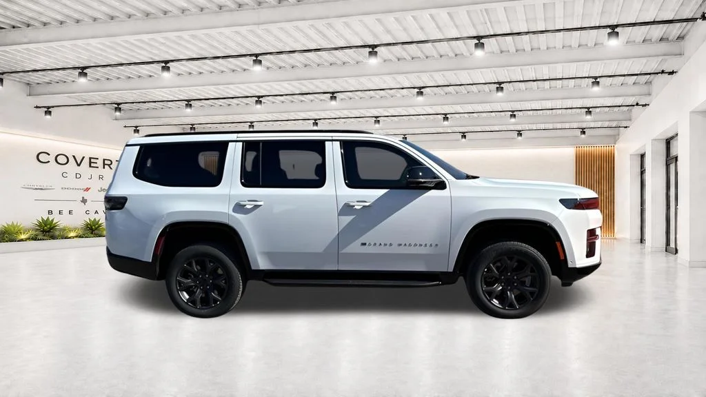 New 2026 Bright White Clear-Coat Exterior Paint Jeep Limited image 14