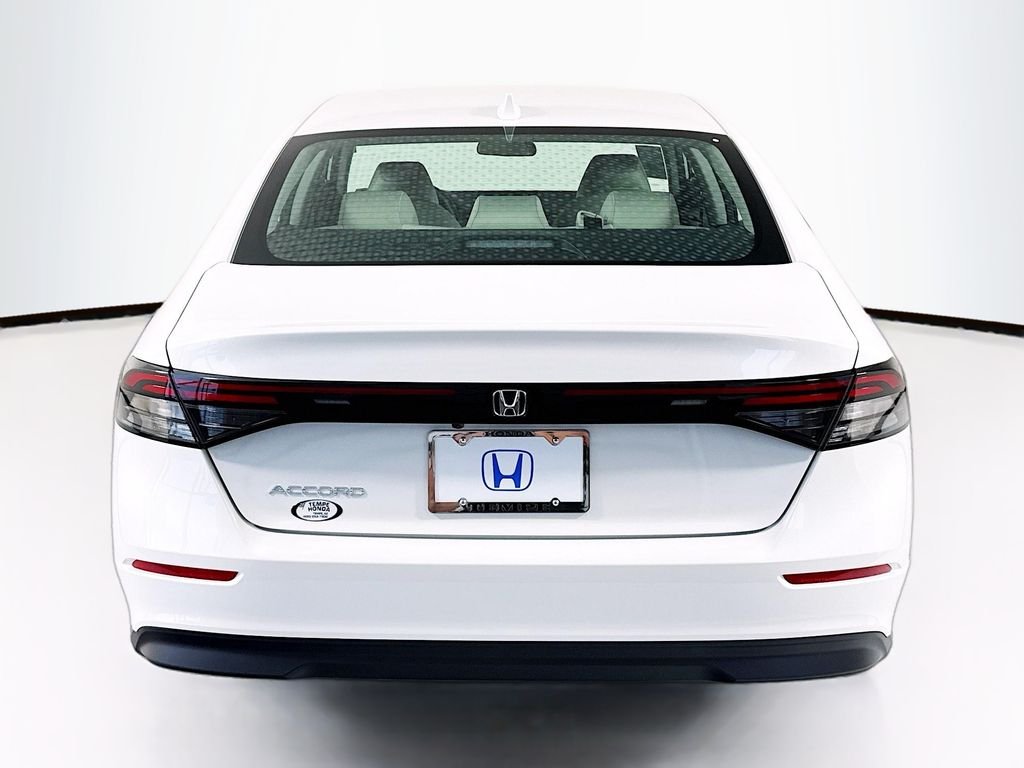 New 2026 Platinum White Pearl Honda LX image 6