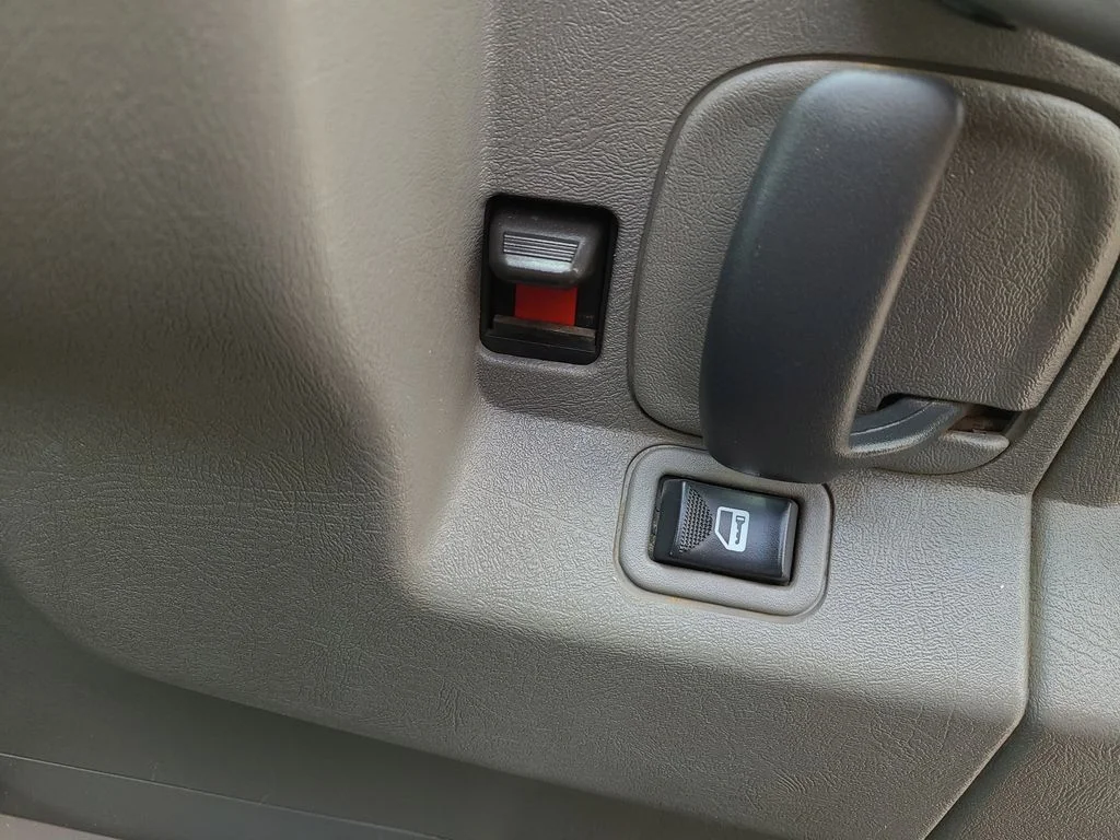 Used 2023 White Chevrolet LS image 9