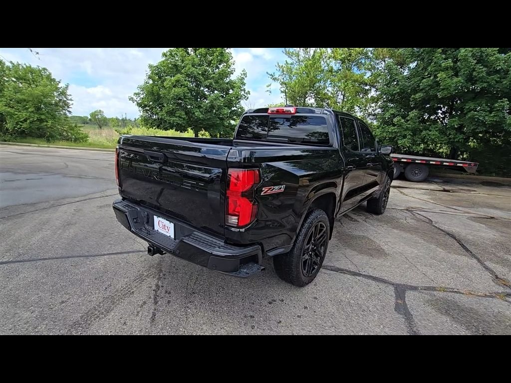 Used 2025 Black Chevrolet Z71 image 7